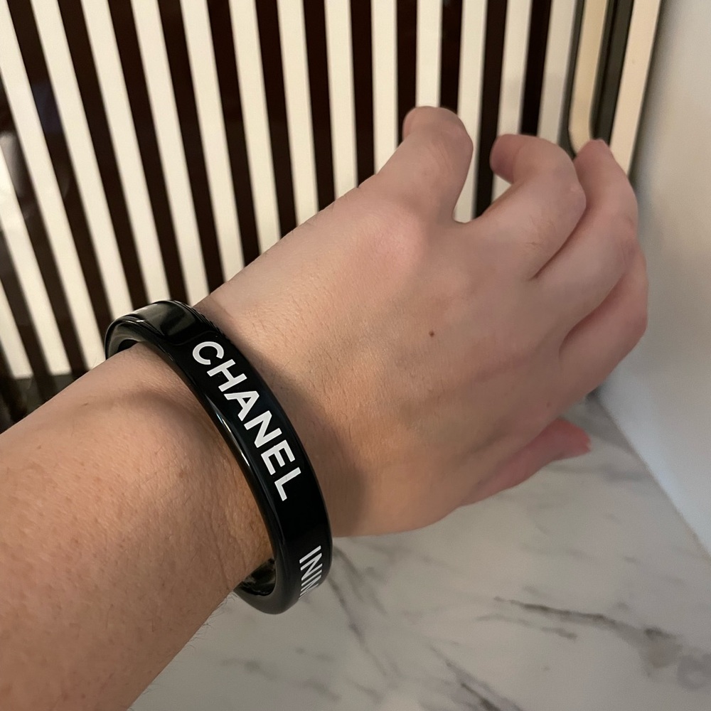 ❌SOLD❌Chanel Bangle Black and White - Picture 8 of 8